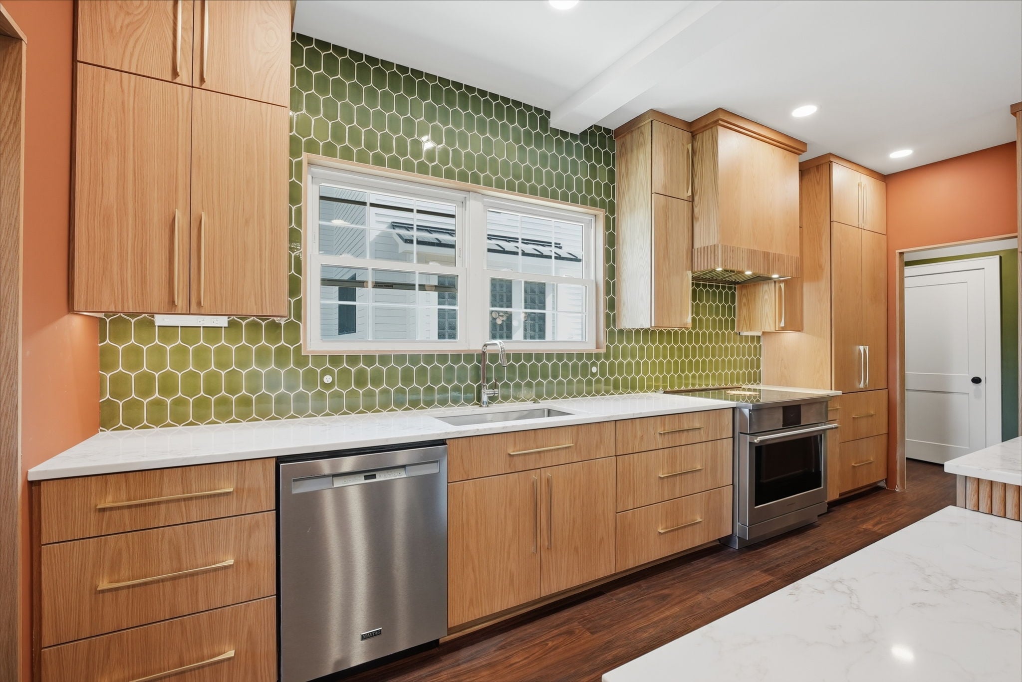kitchen-remodel-grandview-after-jsbrownco-25024 (9)